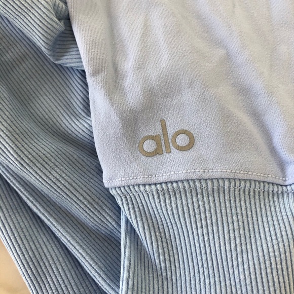 XS ALO Yoga Light Blue Leggings - Picture 2 of 4